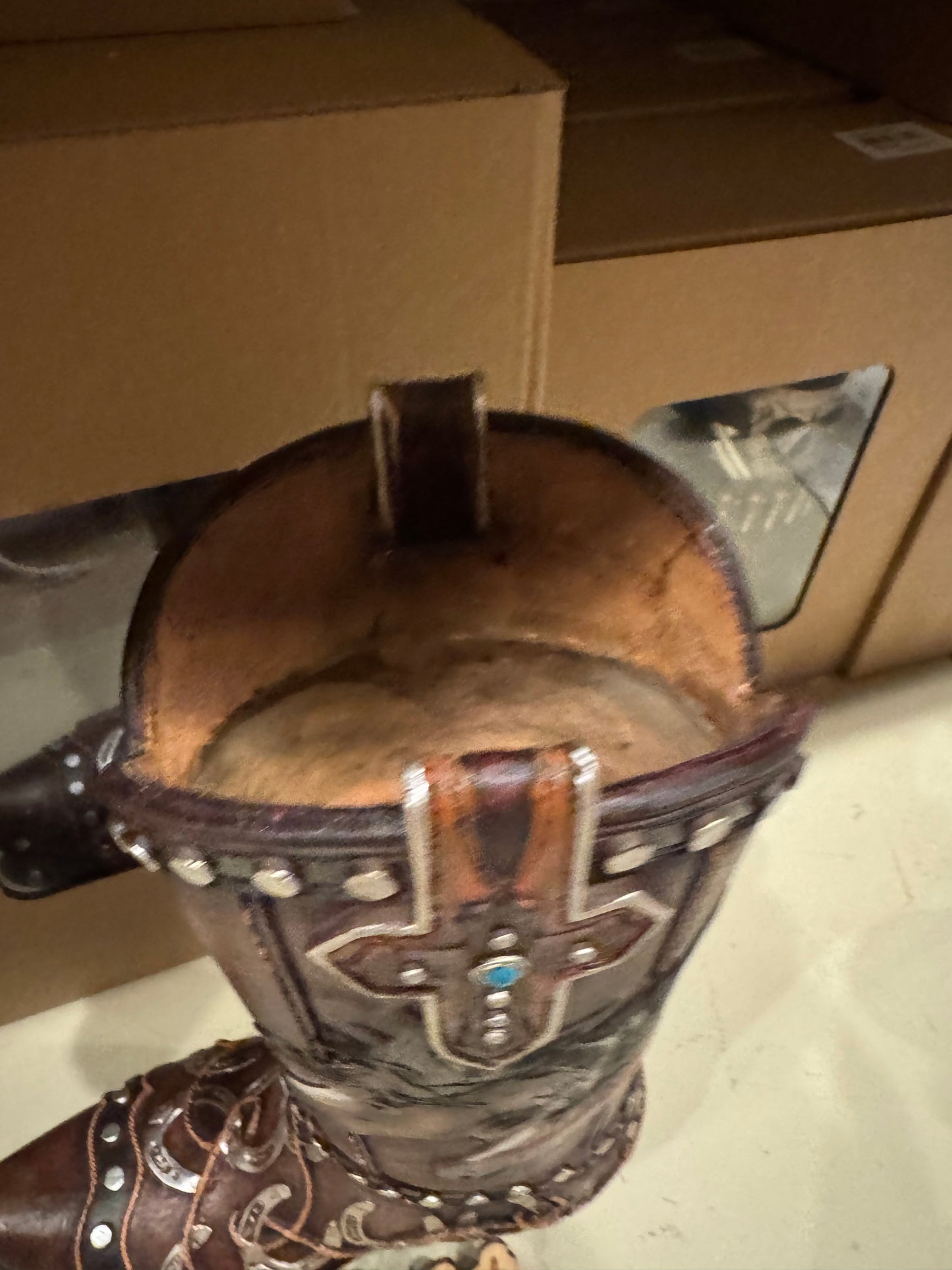 RA7572 Horses & Horseshoe Boot Vase