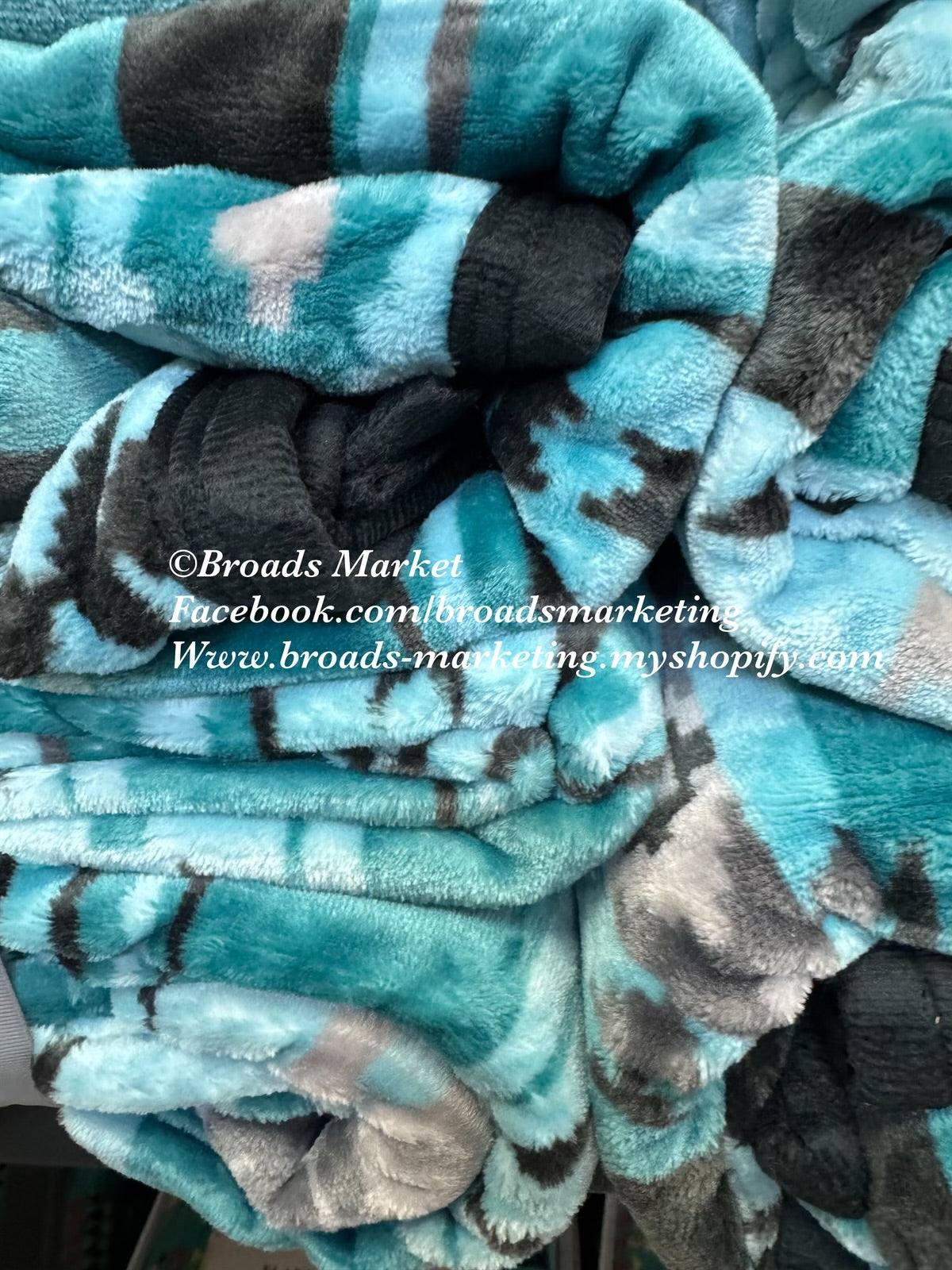 Light Blue Piper Aztec Super Plush