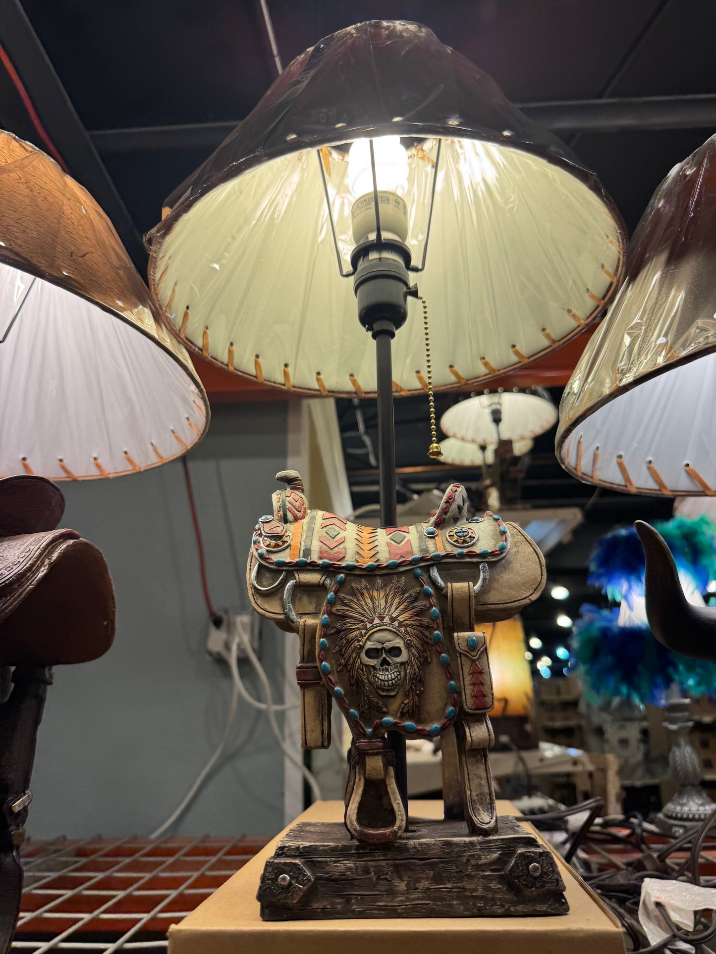 RA6072 Native Headdress Skull Lamp