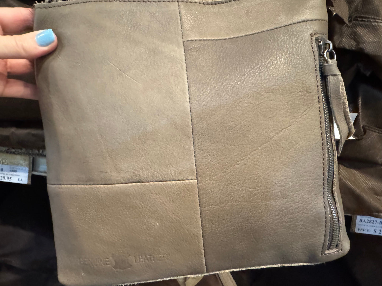 BA2827 Bottom Zipper Tooled Cowhide Purse