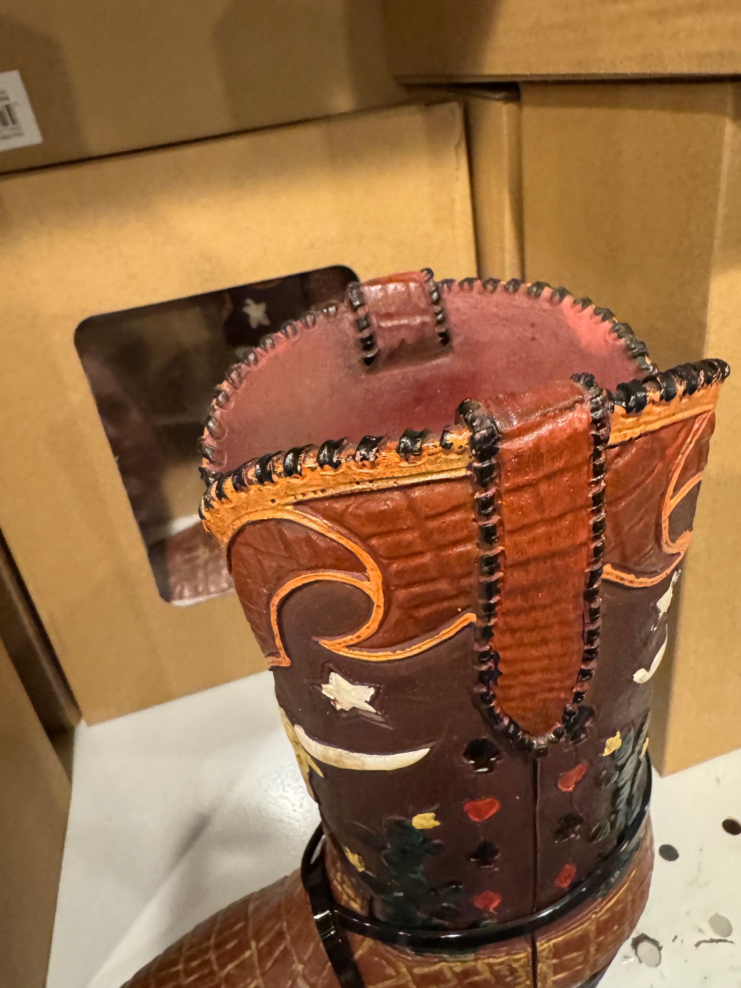 RA7155 Cowskull Crocodile Boot Vase