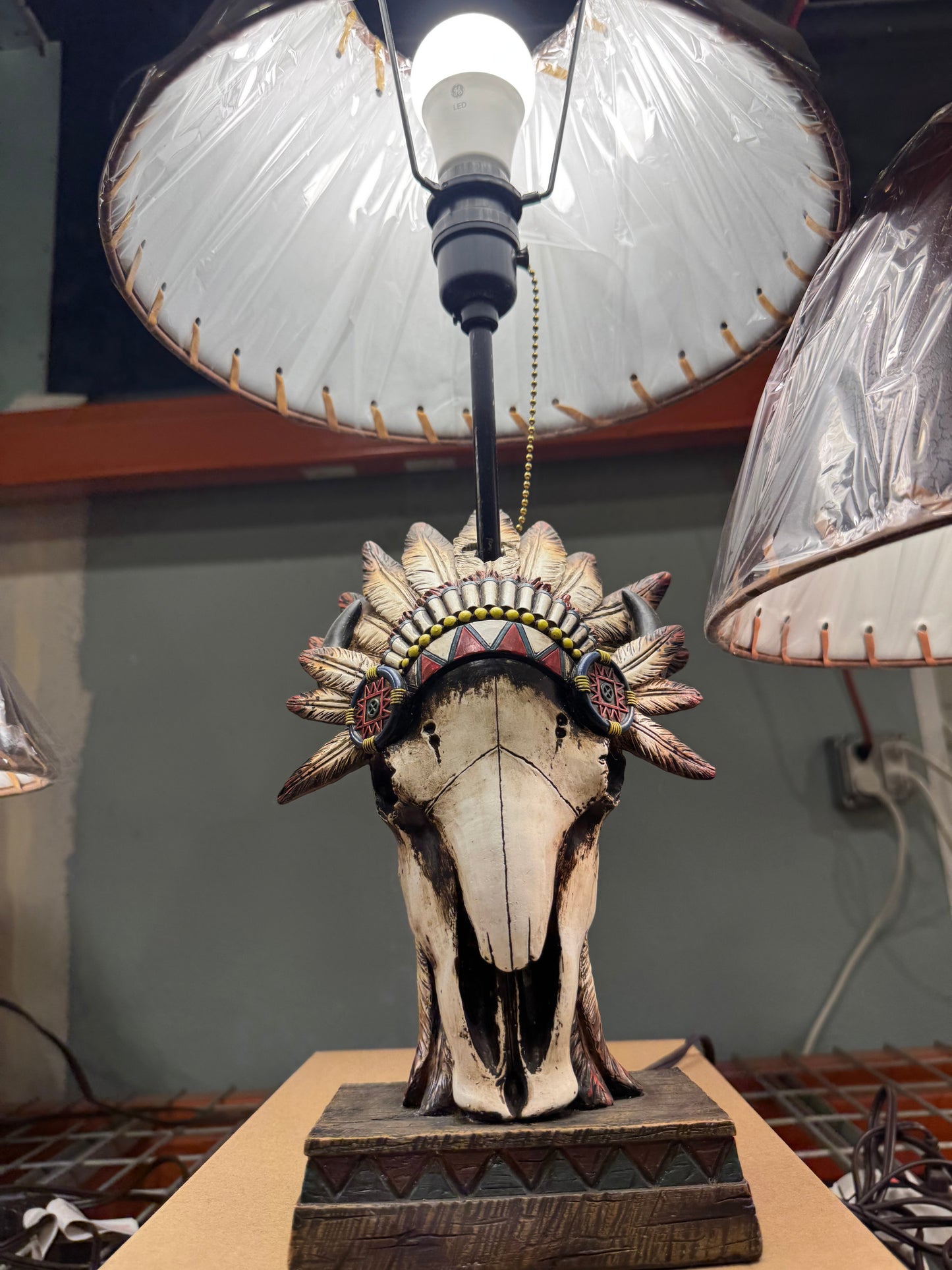 RA54059 Native Headdress Cowskull Lamp