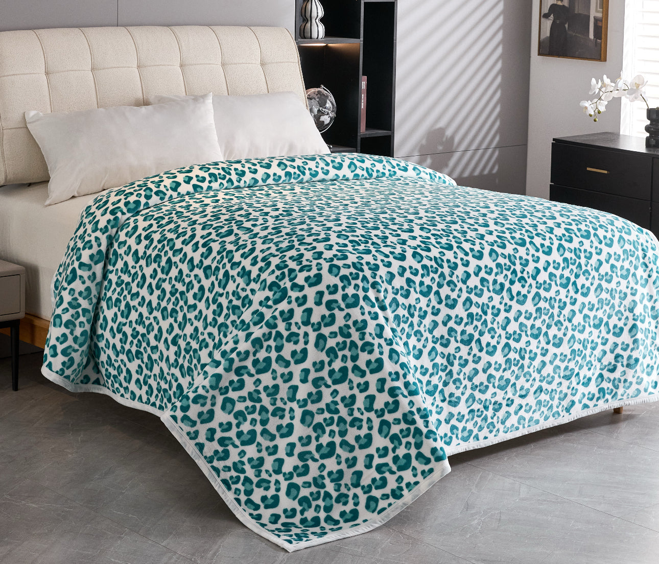 Turquoise Cheetah Super Plush Blanket