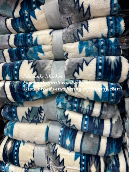 Twin Bailey Beige & Blue Plush Blanket