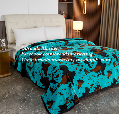 Turquoise Cow Super Plush Blanket