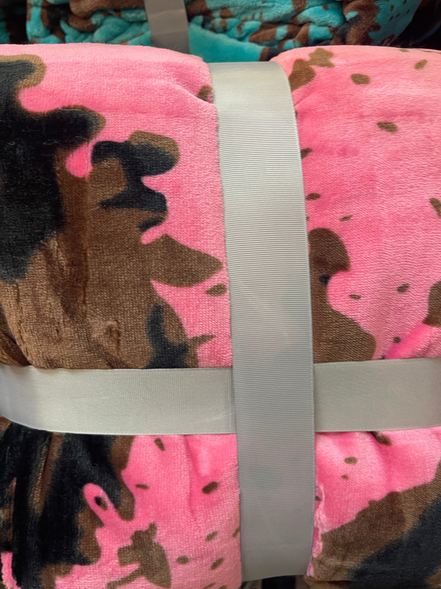 Pink Cow Print Sup Plush Twin Blanket