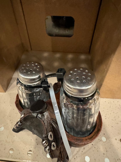 Saddle Salt & Pepper Shaker Set
