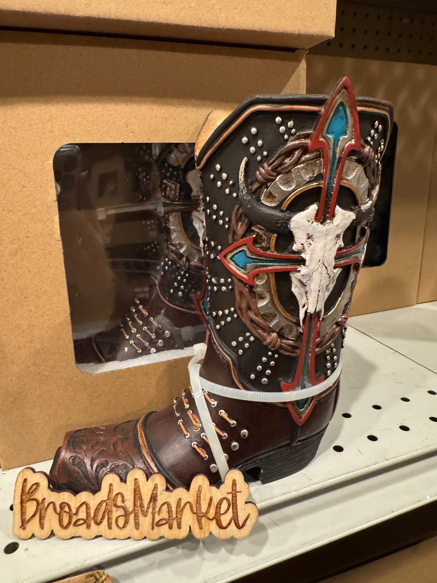 RA7361 Cowskull Arrow Boot Vase