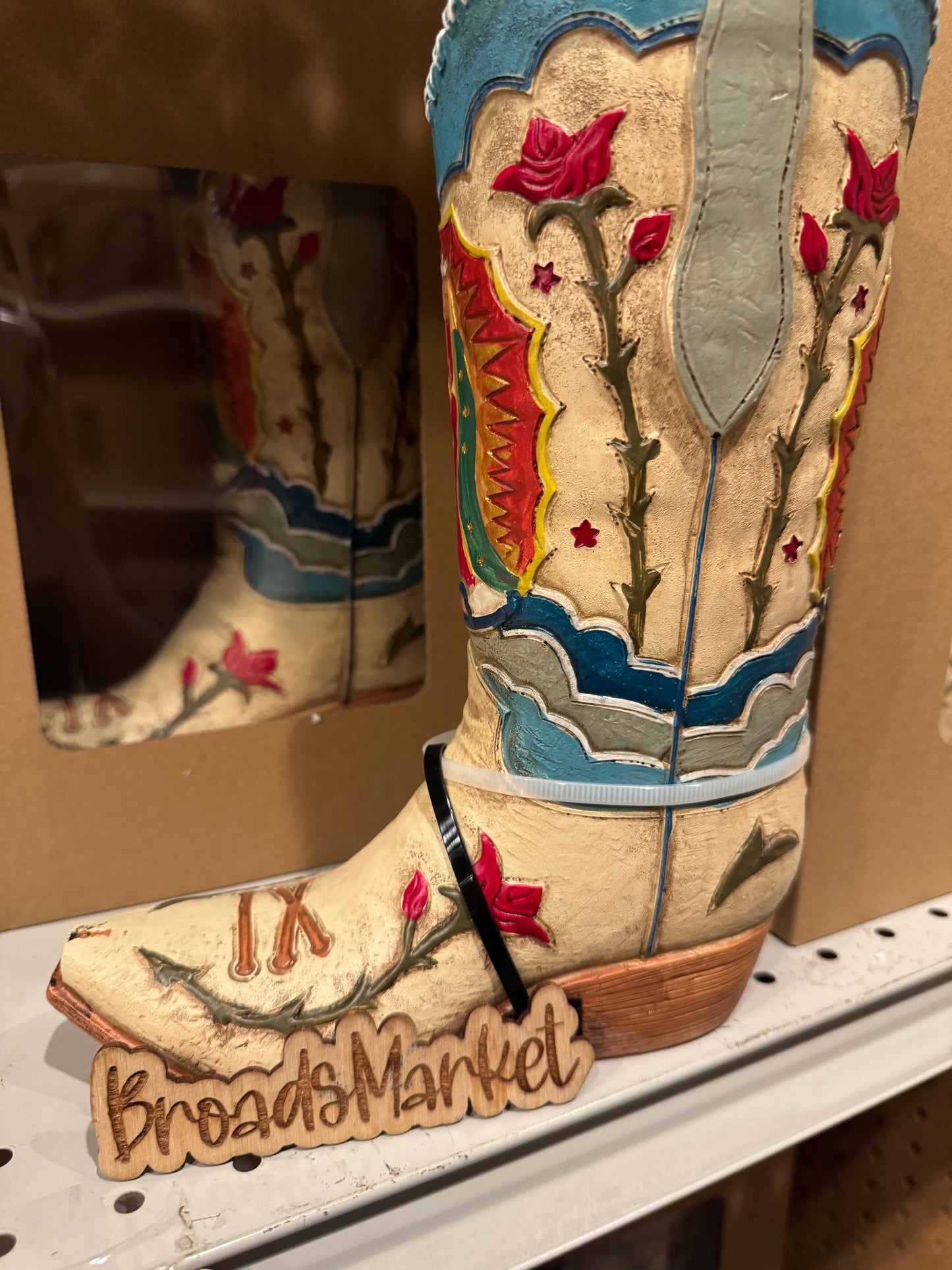 RA7151 Madonna Guadalupe Mary Boot Vase