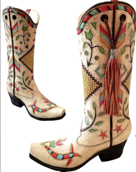 RA5933 Beige Aztec Boot Vase