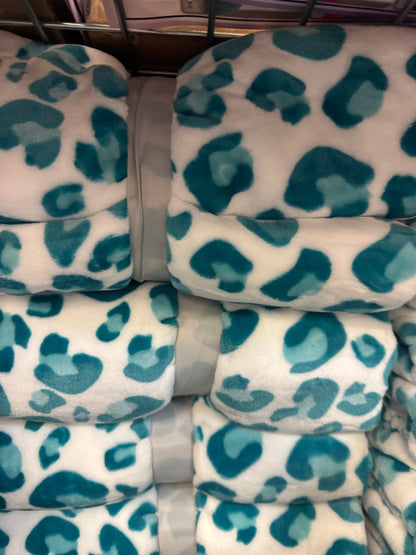 Turquoise Cheetah Super Plush Blanket