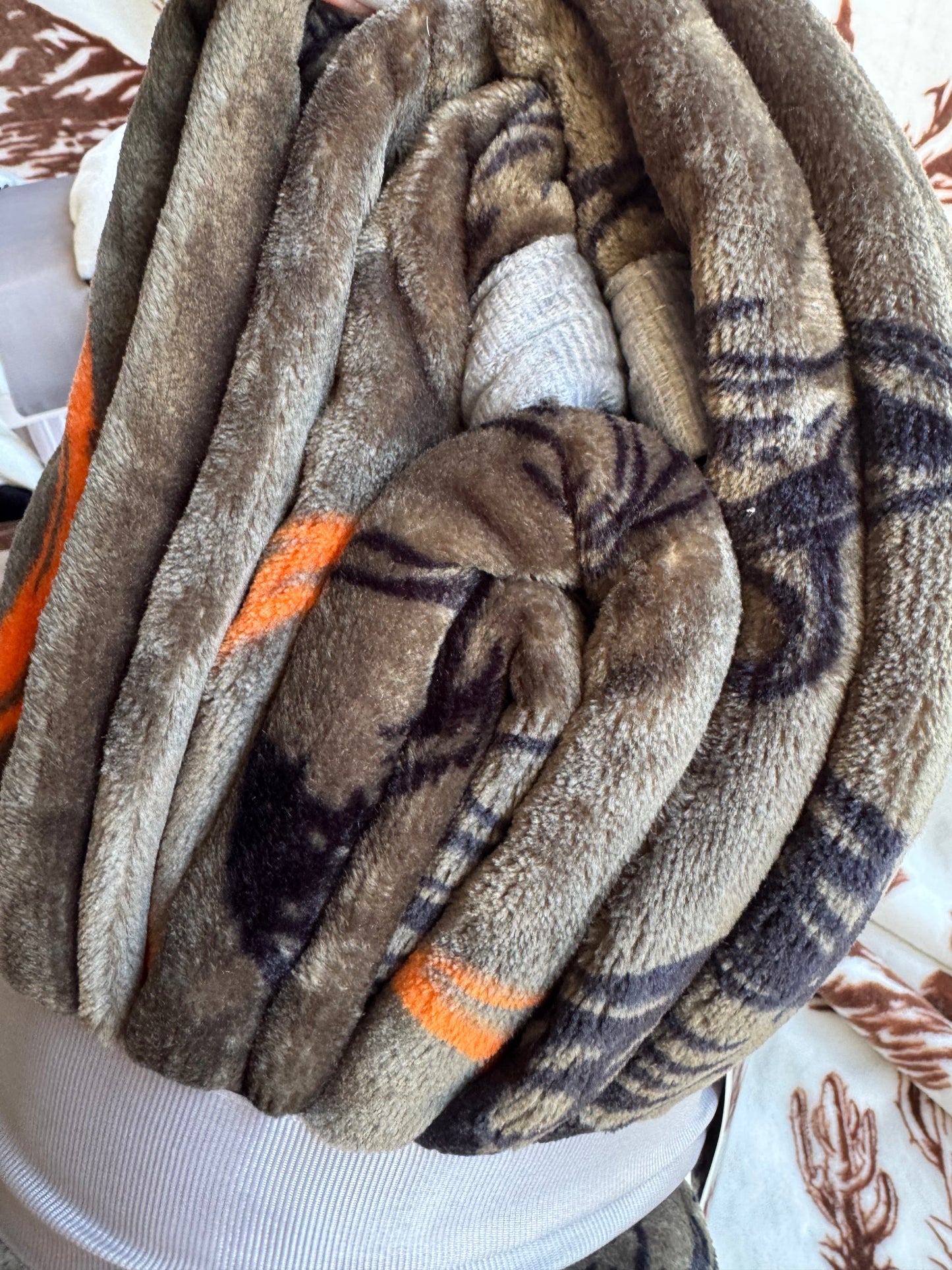 Forrest Green Punchy Super Plush Blanket