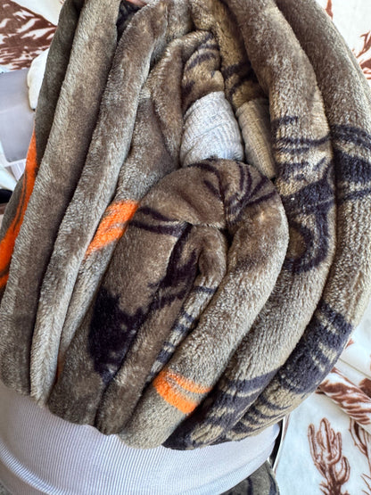 Forrest Green Punchy Super Plush Blanket