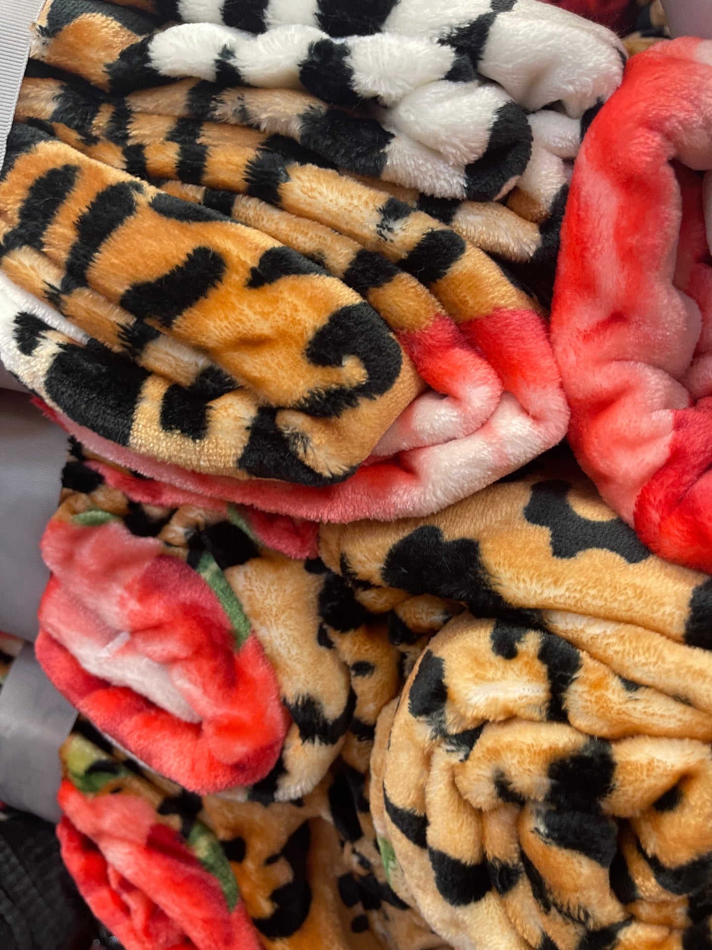 Twin Cheetah Leopard Rose Blanket