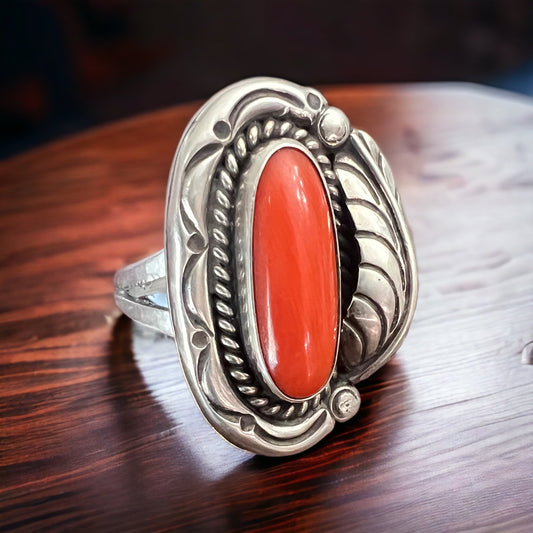 Coral ring - gorgeous large coral on sterling oval base with leaf - Size 6.5