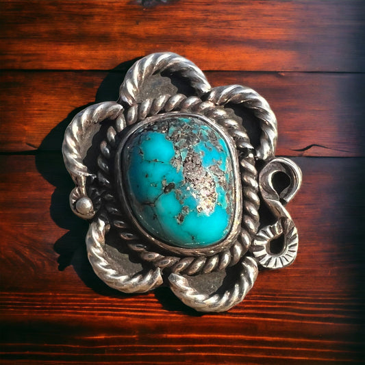 Turquoise ring - gorgeous cabochon on flower shaped sterling base - size 5